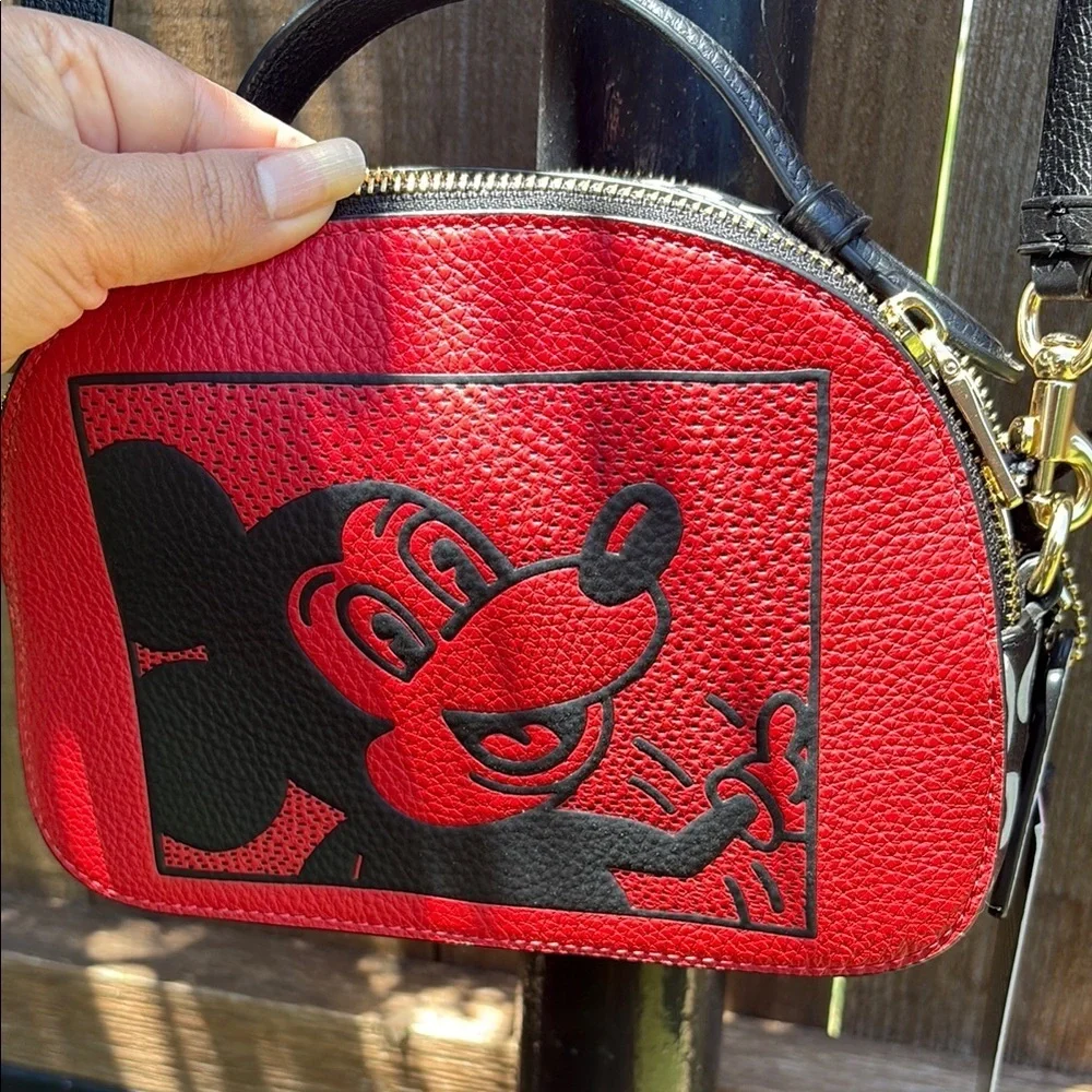 Limited Edición Disney Coach Crossbody Bag in Red and Black with Stylish Design - Picture 9 of 15